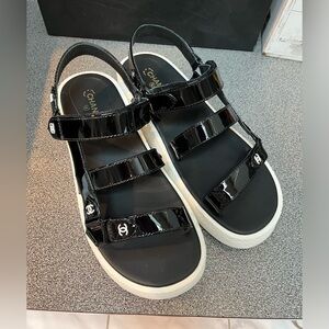 CHANEL SZ 39 dad sandals